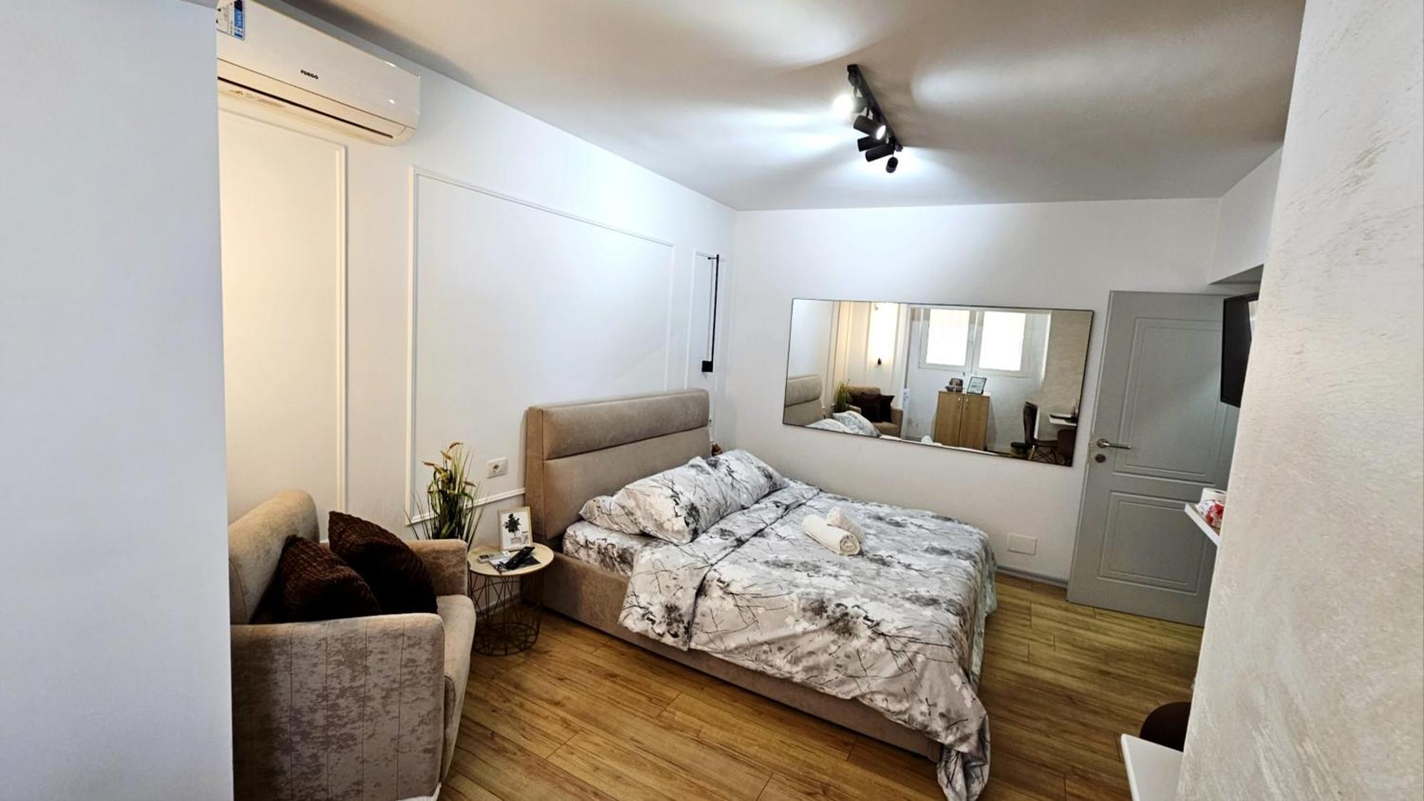 Coco'S Apartment Тирана Экстерьер фото